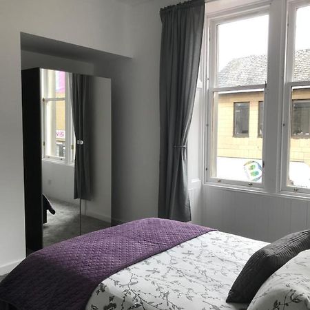 Carvetii - Edward House A - 2 Dbl Bed 1St Floor Flat Διαμέρισμα Ντανφέρμλιν Εξωτερικό φωτογραφία