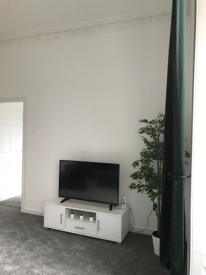 Carvetii - Edward House A - 2 Dbl Bed 1St Floor Flat Διαμέρισμα Ντανφέρμλιν Εξωτερικό φωτογραφία